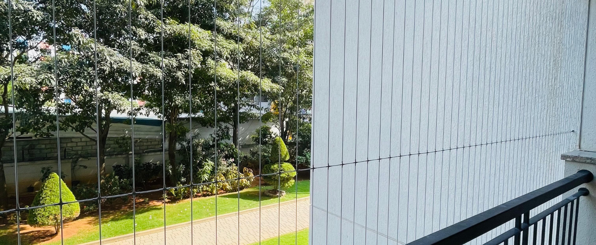 a image of team member in office